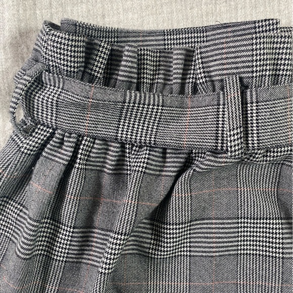 Zara Plaid Miniskirt, Size XS 💖 - Picture 6 of 9